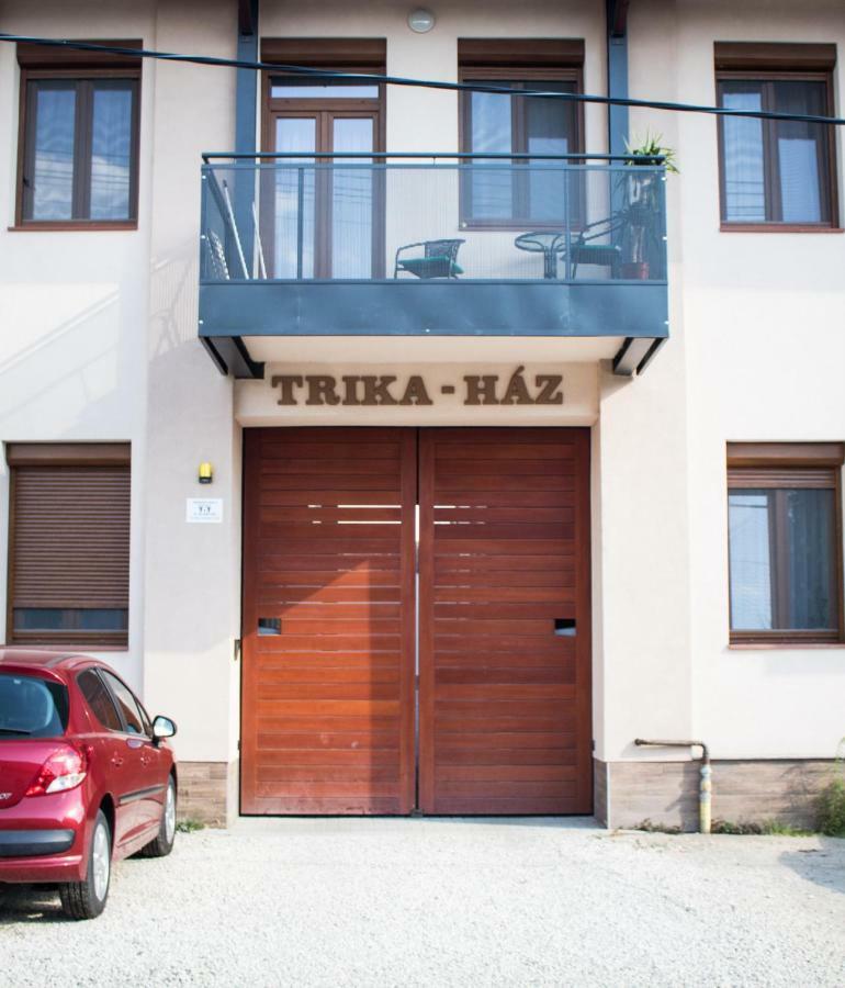 Trika Apartman Apartment Sarvar Exterior photo